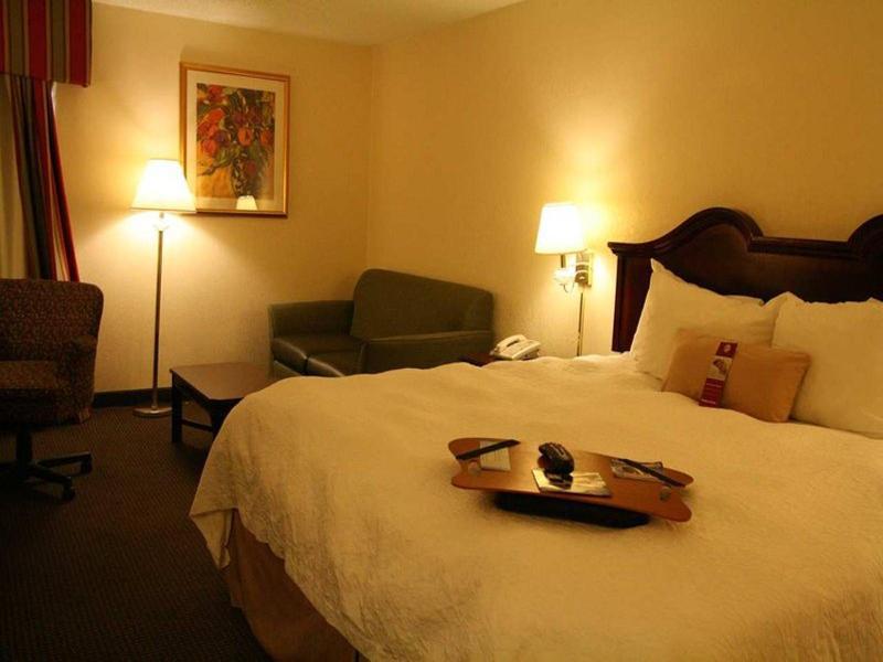 Hampton Inn Андерсон Экстерьер фото