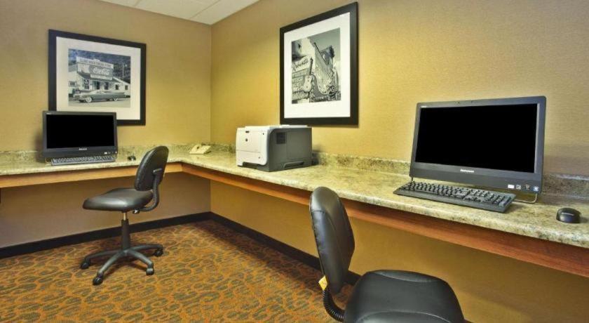 Hampton Inn Андерсон Экстерьер фото