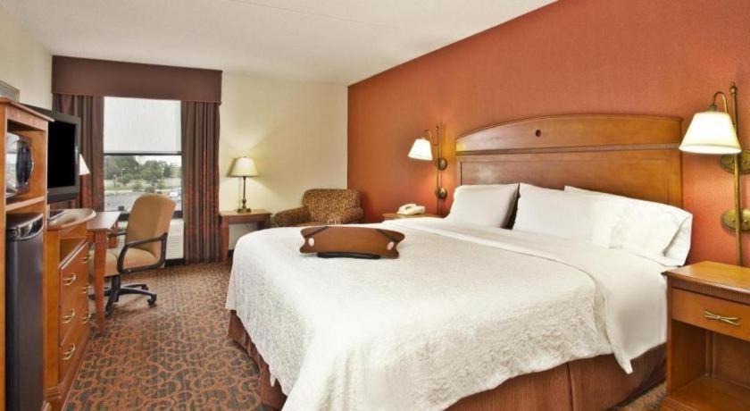 Hampton Inn Андерсон Экстерьер фото