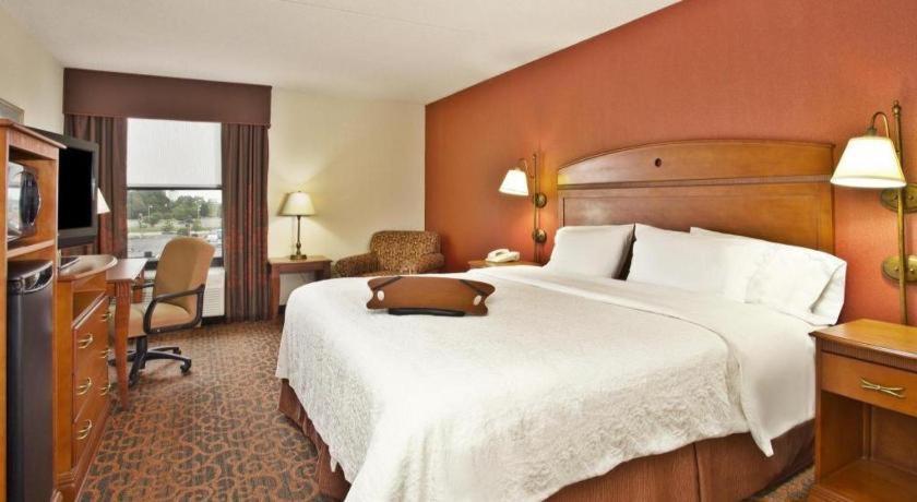 Hampton Inn Андерсон Экстерьер фото
